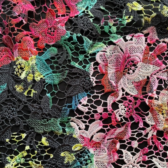 16W Paper Dolls Mock Neck Floral Lace Dress - Picture 2 of 4